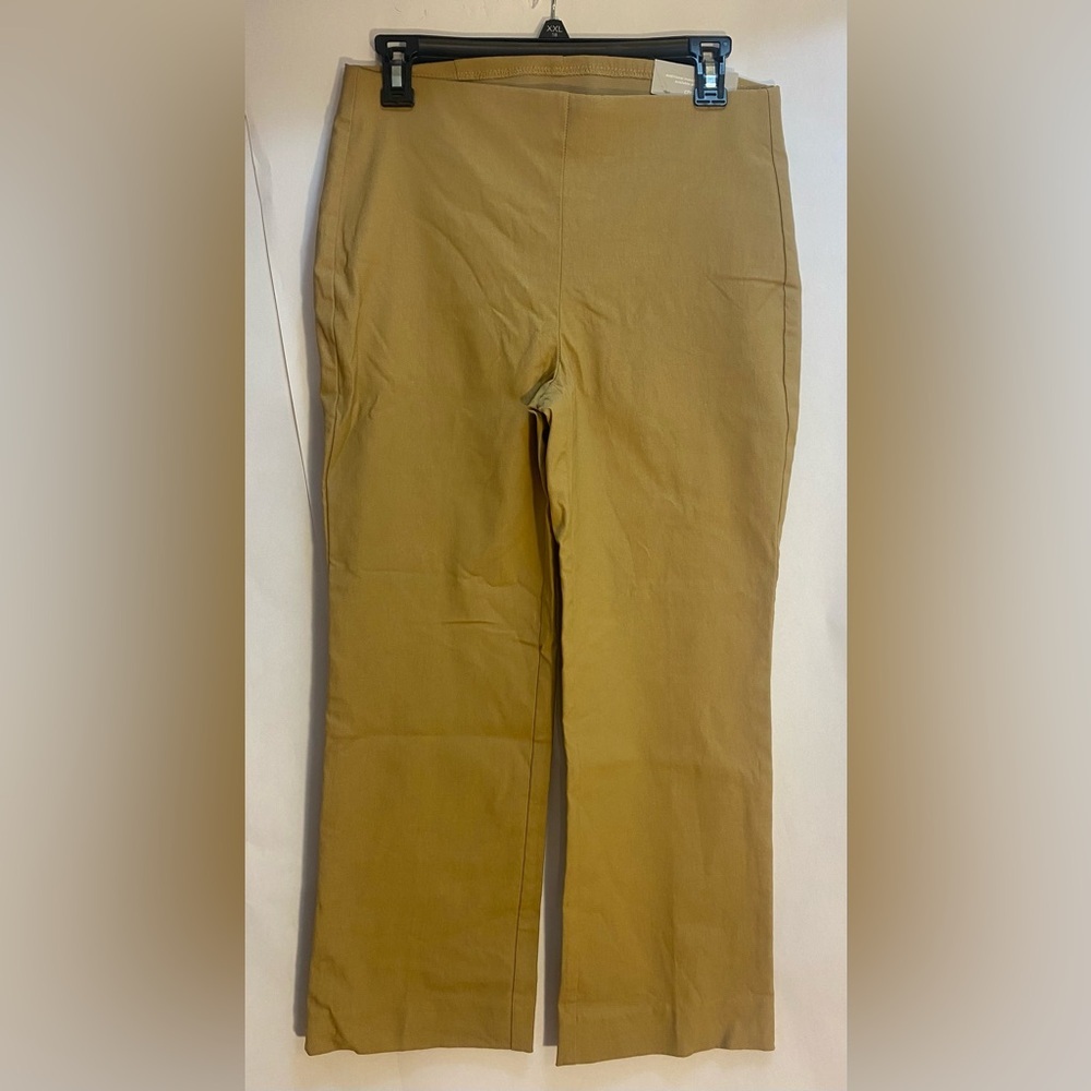 Chicos So Slimming Brigitte Straight Leg Crop Khaki Pants Size 0/4